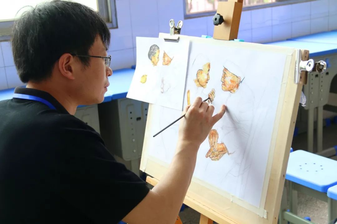 提高職業技能 助力脫貧攻堅丨我市首屆殘疾人職業技能大賽掠影 繪畫技術培訓